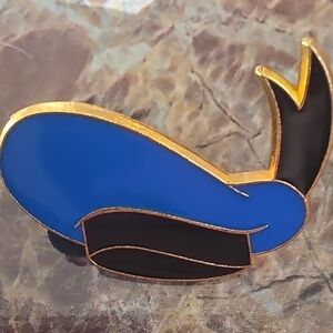 Disney Pin - Donald Duck Hat Disney Collector Trading Pin